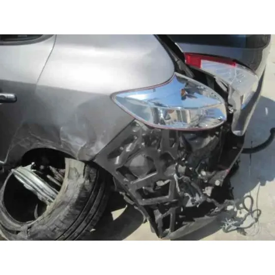 RENAULT MEGANE III BERLINA 5 P '2013 BOSE EDITION GRIS CENIZA