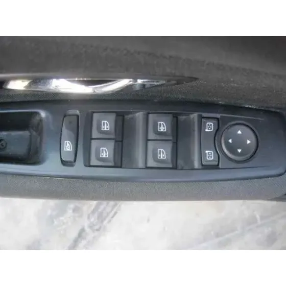 RENAULT MEGANE III BERLINA 5 P '2013 BOSE EDITION GRIS CENIZA