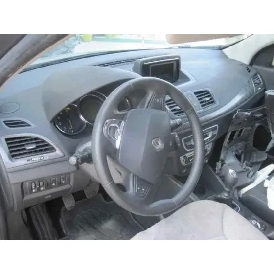 RENAULT MEGANE III BERLINA 5 P '2013 BOSE EDITION GRIS CENIZA