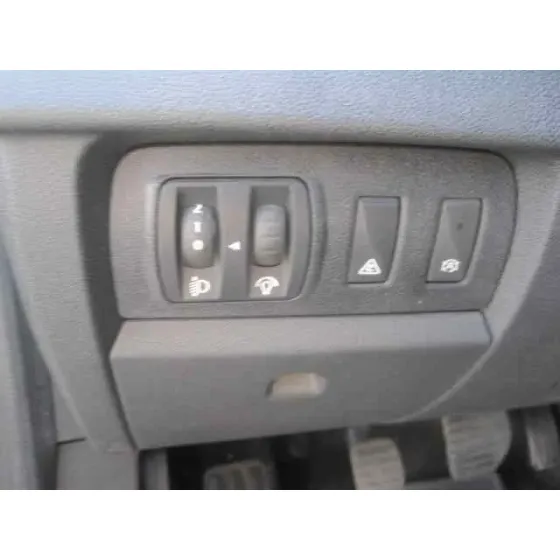 RENAULT MEGANE III BERLINA 5 P '2013 BOSE EDITION GRIS CENIZA