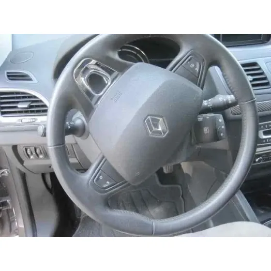 RENAULT MEGANE III BERLINA 5 P '2013 BOSE EDITION GRIS CENIZA