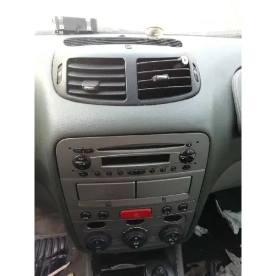 ALFA ROMEO 147 (190) '2005 1.9 JTD 120 DISTINCTIVE NEGRO