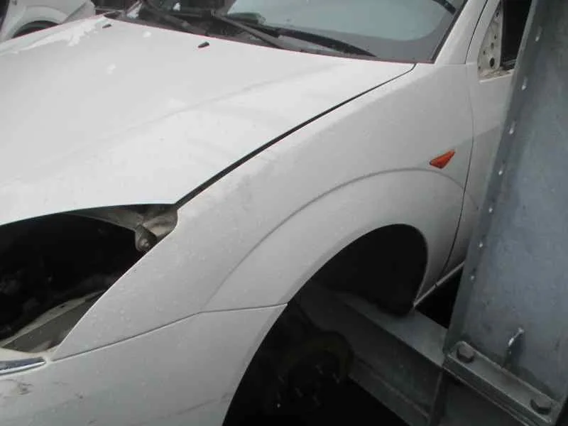 FORD FOCUS BERLINA (CAK) '2001 AMBIENTE BLANCO