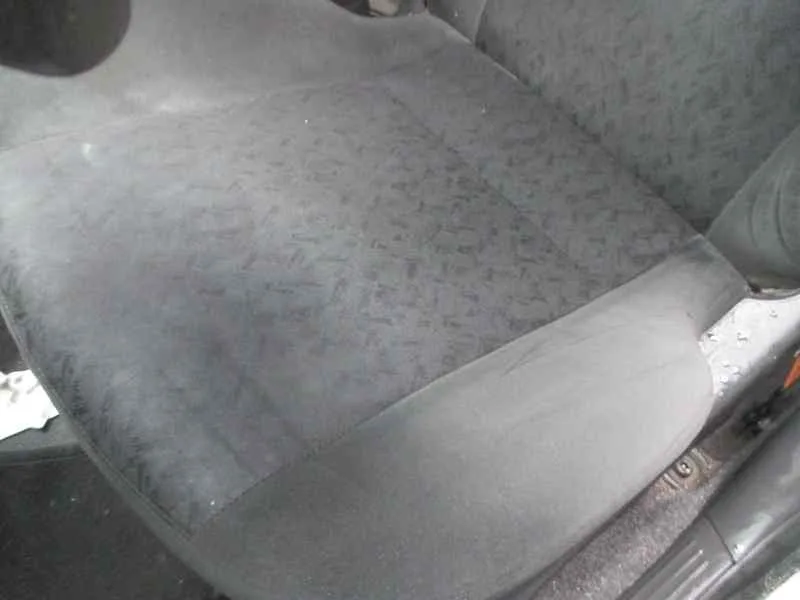 FORD FOCUS BERLINA (CAK) '2001 AMBIENTE BLANCO