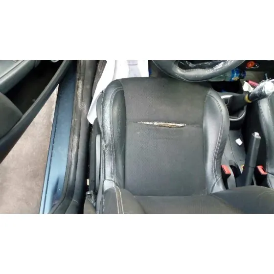 RENAULT CLIO III '2007 AUTHENTIQUE AZUL