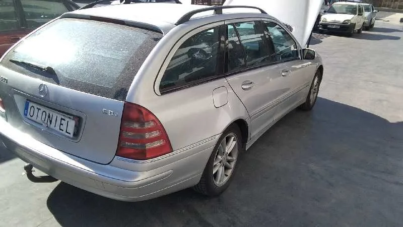 MERCEDES CLASE C (W203) FAMILIAR '2002 2.2 CDI CAT GRIS