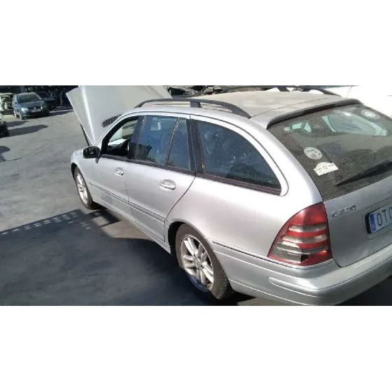 MERCEDES CLASE C (W203) FAMILIAR '2002 2.2 CDI CAT GRIS