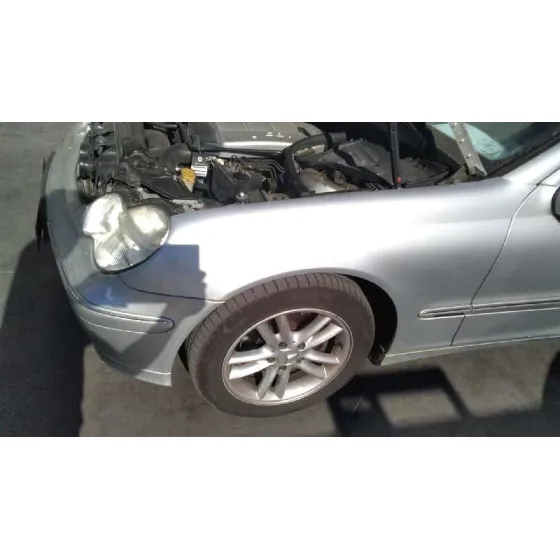 MERCEDES CLASE C (W203) FAMILIAR '2002 2.2 CDI CAT GRIS