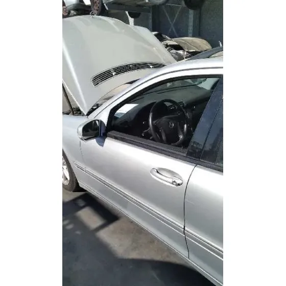 MERCEDES CLASE C (W203) FAMILIAR '2002 2.2 CDI CAT GRIS