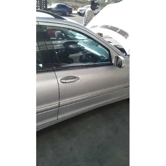 MERCEDES CLASE C (W203) FAMILIAR '2002 2.2 CDI CAT GRIS