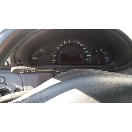 MERCEDES CLASE C (W203) FAMILIAR '2002 2.2 CDI CAT GRIS