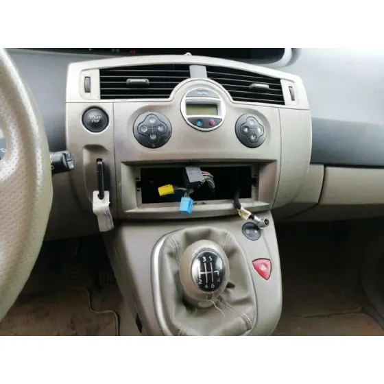 RENAULT SCENIC II '2004 CONFORT AUTHENTIQUE NEGRO