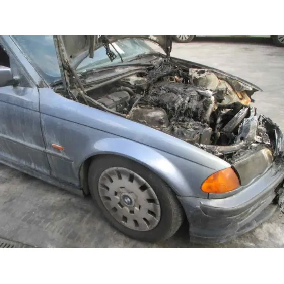 BMW SERIE 3 BERLINA (E46) '1998 320D AZUL