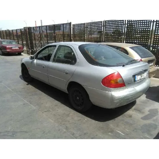 FORD MONDEO BERLINA (GD) '1998 AMBIENTE PLATA