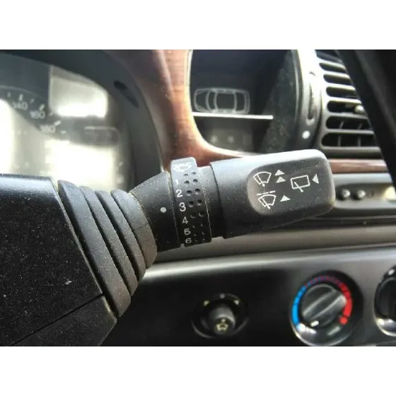 FORD MONDEO BERLINA (GD) '1998 AMBIENTE PLATA