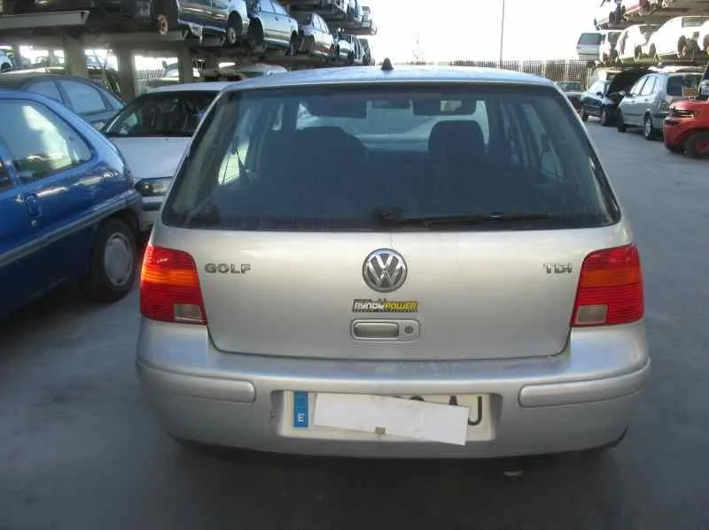 VOLKSWAGEN GOLF IV BERLINA (1J1) VOLKSWAGEN GOLF IV BERLINA (1J1) '2000 CONCEPTLINE PLATA 1997