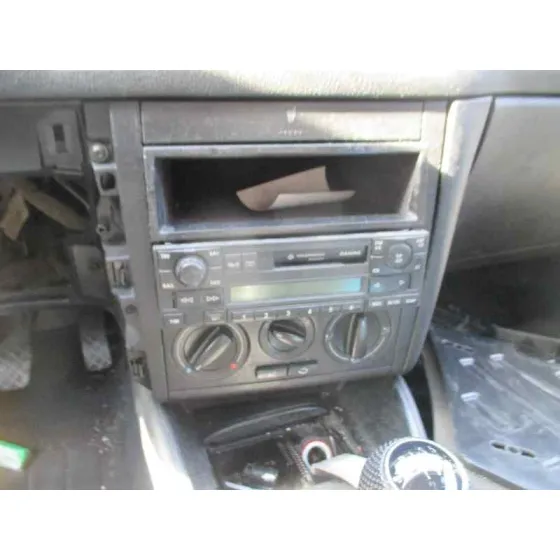 VOLKSWAGEN GOLF IV BERLINA (1J1) '2000 CONCEPTLINE PLATA