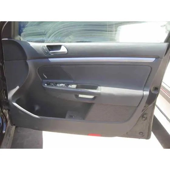 VOLKSWAGEN GOLF V BERLINA (1K1) '2003 IGOLF NEGRO