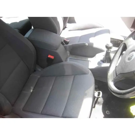 VOLKSWAGEN GOLF V BERLINA (1K1) '2003 IGOLF NEGRO