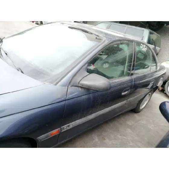 OPEL OMEGA B '1996 BASICO BERLINA VERDE