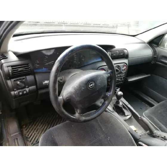 OPEL OMEGA B '1996 BASICO BERLINA VERDE