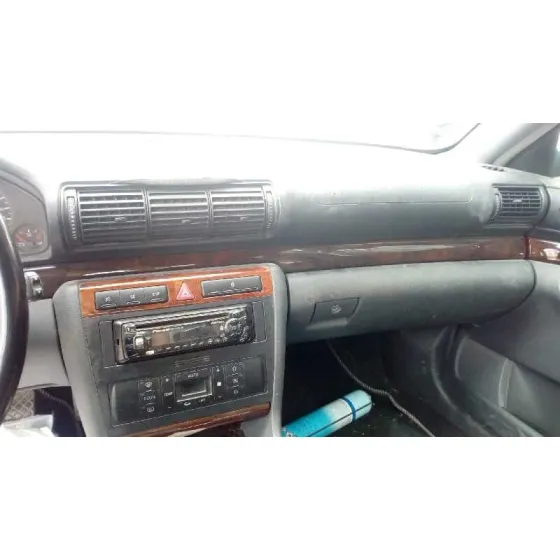 AUDI A4 BERLINA (B5) '2000 2.5 TDI AZUL