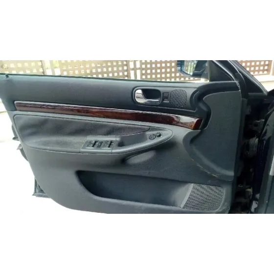 AUDI A4 BERLINA (B5) '2000 2.5 TDI AZUL