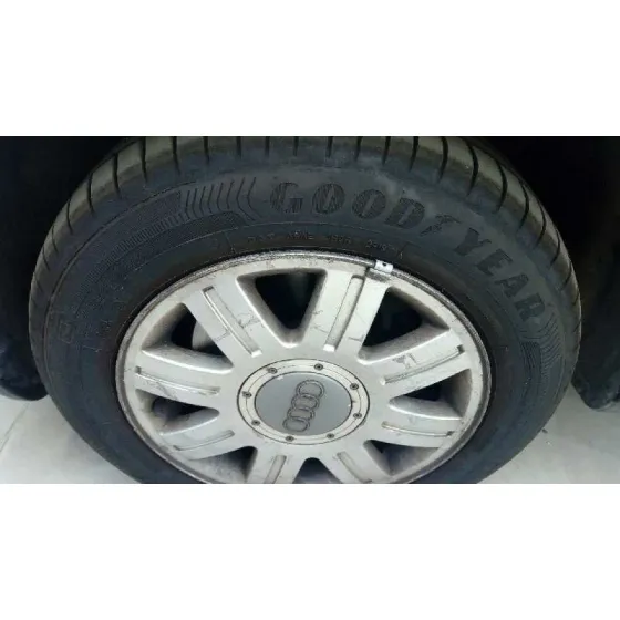 AUDI A4 BERLINA (B5) '2000 2.5 TDI AZUL