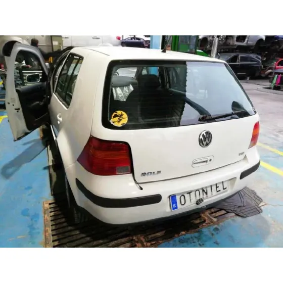 VOLKSWAGEN GOLF IV BERLINA (1J1) '1997 CONCEPTLINE BLANCO