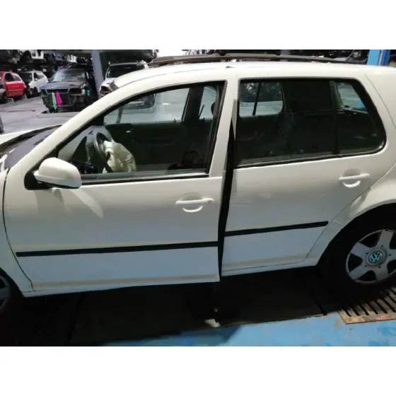 VOLKSWAGEN GOLF IV BERLINA (1J1) '1997 CONCEPTLINE BLANCO