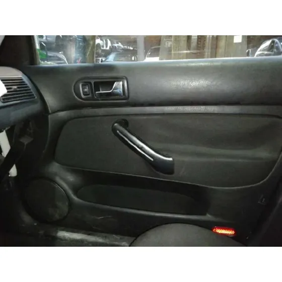 VOLKSWAGEN GOLF IV BERLINA (1J1) '1997 CONCEPTLINE BLANCO