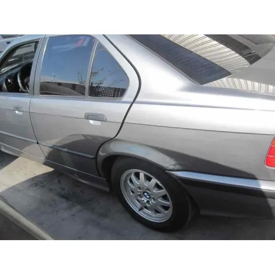 BMW SERIE 3 BERLINA (E36) '1993 325TD GRIS