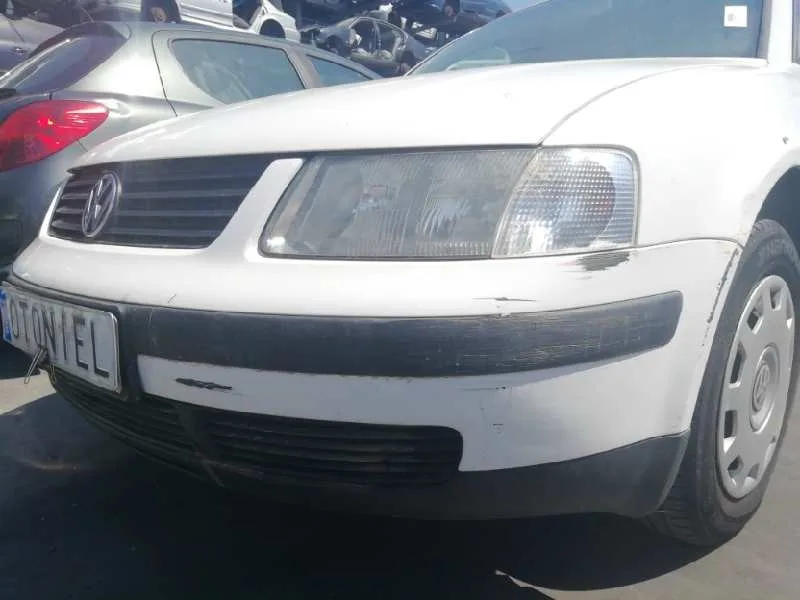 VOLKSWAGEN PASSAT BERLINA (3B2) '1999 BASICO BLANCO