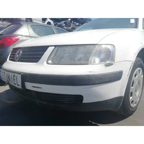 VOLKSWAGEN PASSAT BERLINA (3B2) '1999 BASICO BLANCO