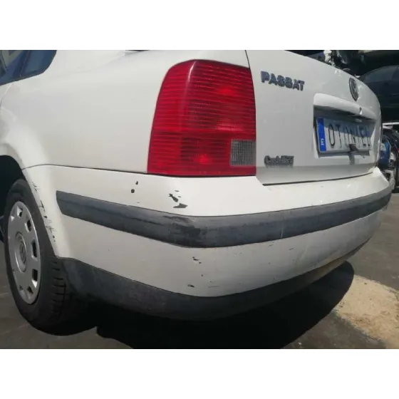 VOLKSWAGEN PASSAT BERLINA (3B2) '1999 BASICO BLANCO