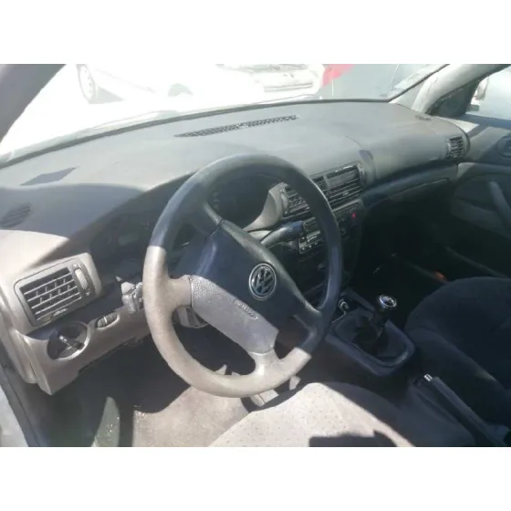VOLKSWAGEN PASSAT BERLINA (3B2) '1999 BASICO BLANCO
