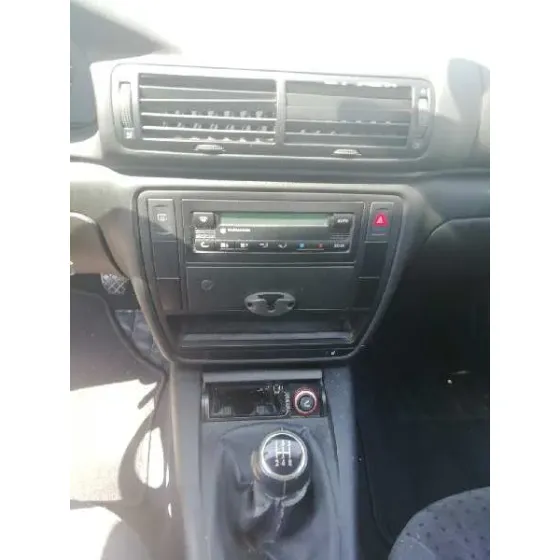 VOLKSWAGEN PASSAT BERLINA (3B2) '1999 BASICO BLANCO