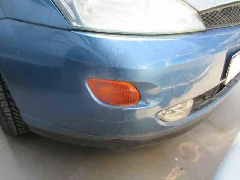FORD FOCUS BERLINA (CAK) FORD FOCUS BERLINA (CAK) '2000 AMBIENTE AZUL 1998
