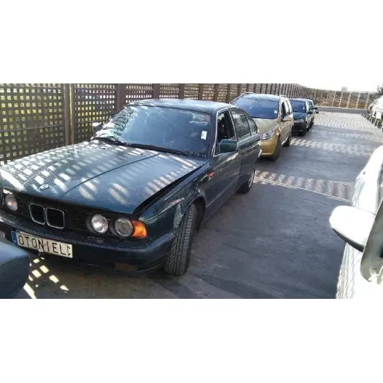 BMW SERIE 5 BERLINA (E34) '1992 525TDS VERDE