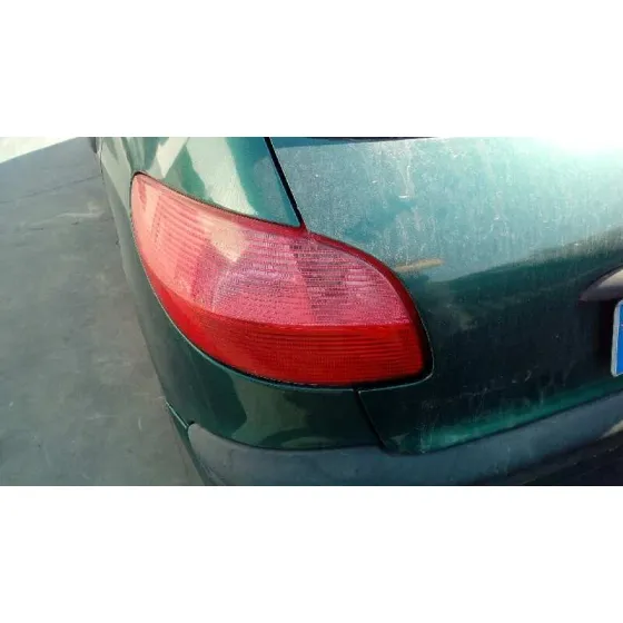PEUGEOT 206 BERLINA '1999 XR VERDE