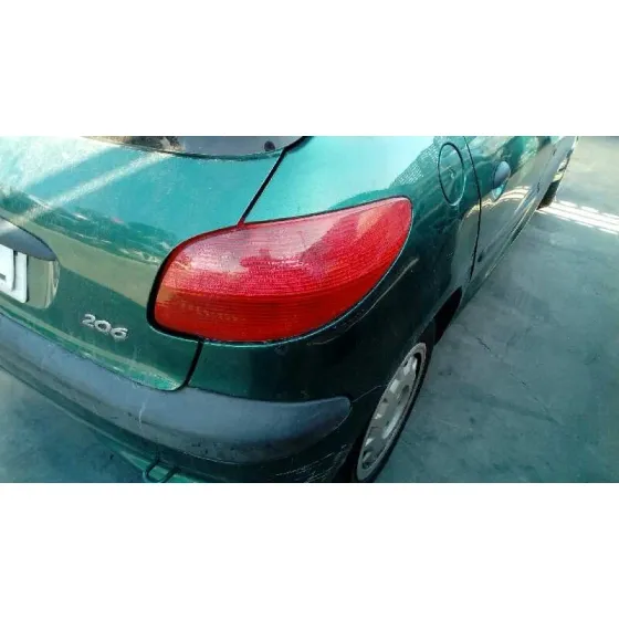PEUGEOT 206 BERLINA '1999 XR VERDE