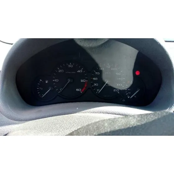 PEUGEOT 206 BERLINA '1999 XR VERDE