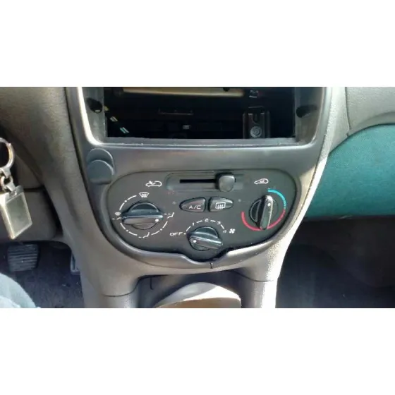 PEUGEOT 206 BERLINA '1999 XR VERDE