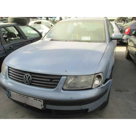 VOLKSWAGEN PASSAT BERLINA (3B2) '2000 * AZUL CLARO