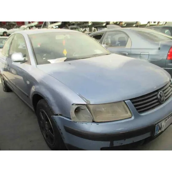 VOLKSWAGEN PASSAT BERLINA (3B2) '2000 * AZUL CLARO