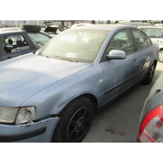 VOLKSWAGEN PASSAT BERLINA (3B2) '2000 * AZUL CLARO