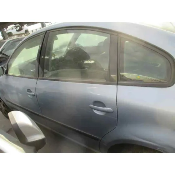VOLKSWAGEN PASSAT BERLINA (3B2) '2000 * AZUL CLARO