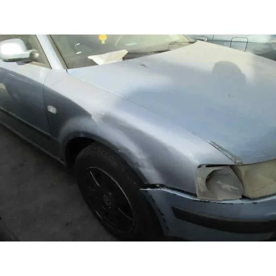 VOLKSWAGEN PASSAT BERLINA (3B2) '2000 * AZUL CLARO