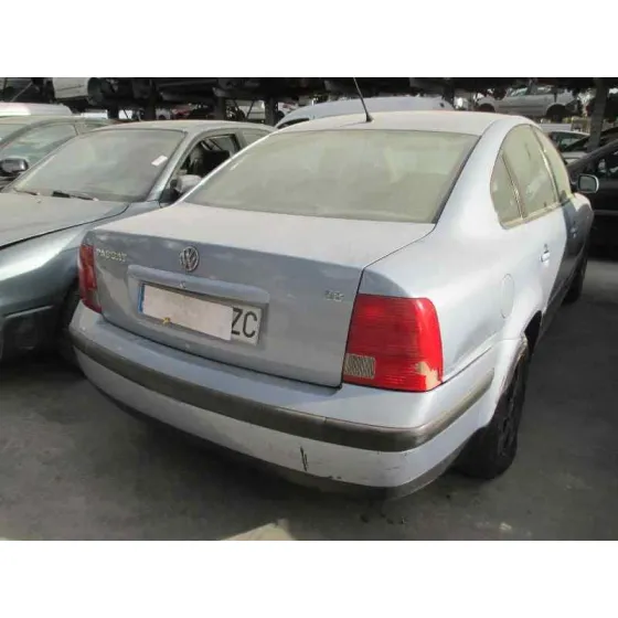 VOLKSWAGEN PASSAT BERLINA (3B2) '2000 * AZUL CLARO