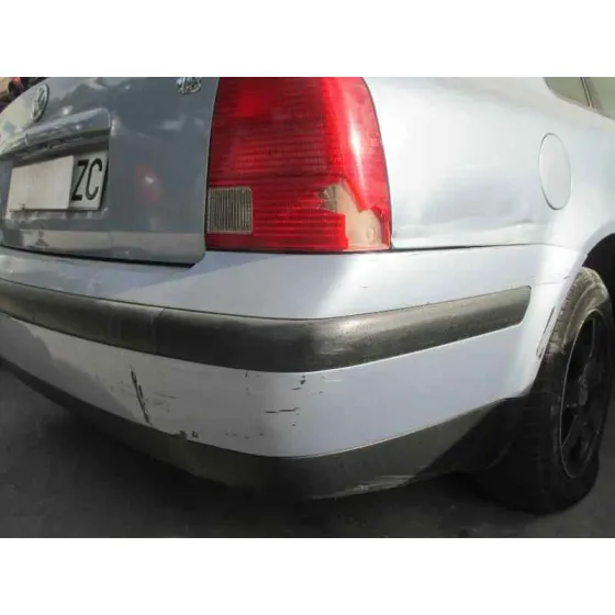 VOLKSWAGEN PASSAT BERLINA (3B2) '2000 * AZUL CLARO